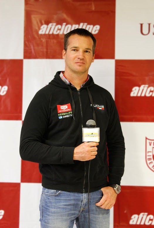 En el 2013 fue campeón mundial de Rally en la categoría Producción, hoy corre la WRC 2.